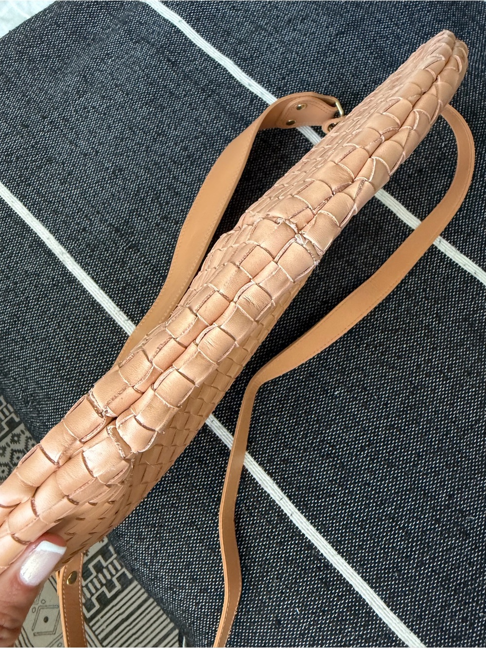 Clare V Moyen Messenger Bag. Like New. Natural camel leather color. Smoke free - Picture 7 of 10